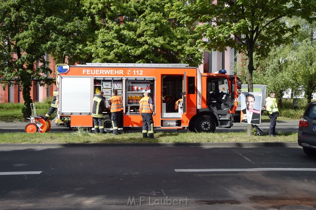 VU Koeln Bayenthal Schoenhauserstr Rheinuferstr P20.JPG - Miklos Laubert